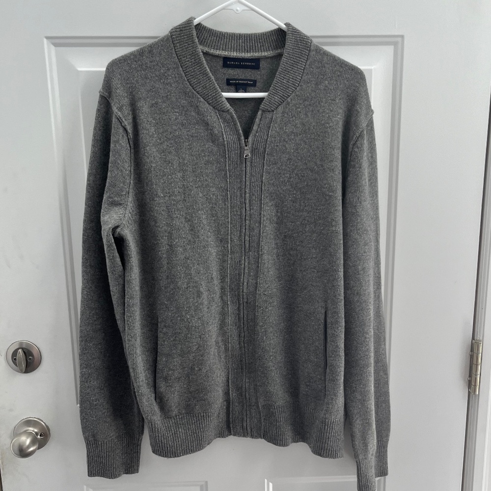 Banana Republic Men's Sweater - Picture 1 of 4